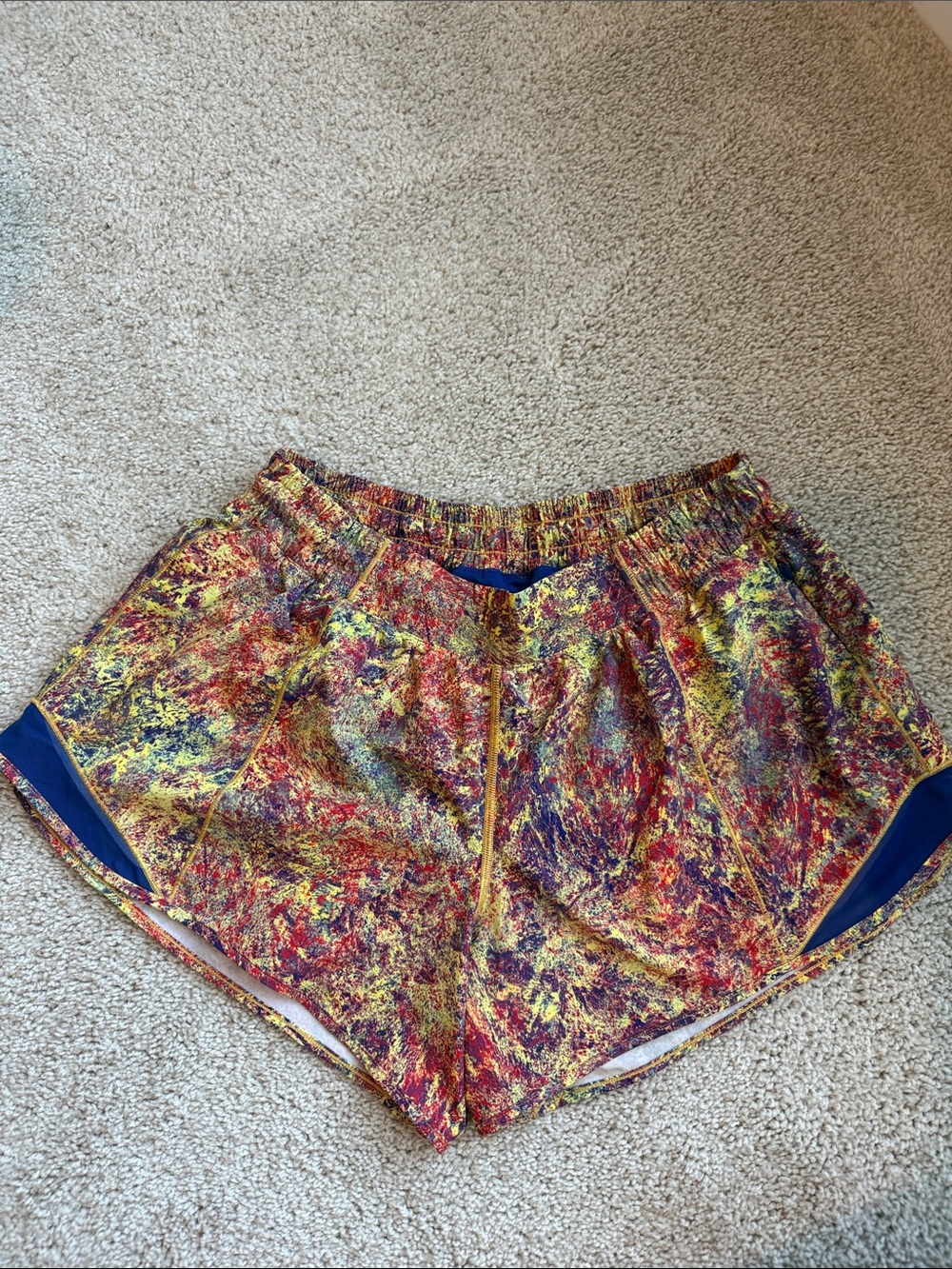 Lululemon Seawheeze 4” Hotty Hot Shorts
